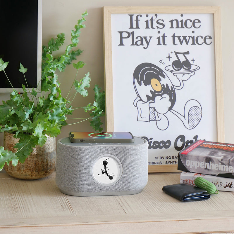 Steepletone Magna Sound – Bluetooth Speaker with Magnetic Fluid Display & Wireless Phone Charging