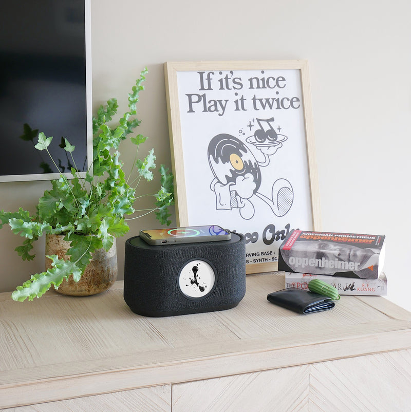 Steepletone Magna Sound – Bluetooth Speaker with Magnetic Fluid Display & Wireless Phone Charging